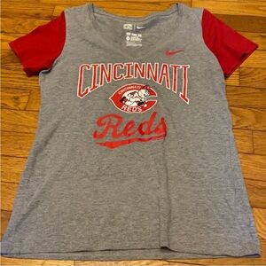 Nike Cincinnati Reds V-neck T-Shirt - Gray and Red
